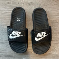 Never Worn, Great Condition Fast Shipping! Casual Black Flat Sandals, Black Non-slip Flat Sneakers, Casual Black Non-slip Sandals, Nike Black Low-top Sandals, Sporty Black Sandals, Black Low-top Sandals For Summer, Black Open Toe Sporty Sneakers, Comfortable Black Slides For Streetwear, Black Round Toe Slides For Spring