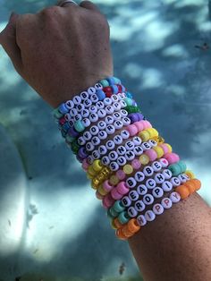 Rave Bracelets, Pulseras Kandi, Handcrafted Beaded Jewelry, Cute Friendship Bracelets, Making Bracelets With Beads, Diy Beaded Bracelets, Friendship Bracelets With Beads, Fun Bracelet