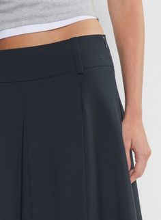 CORNETTO PLEATED SKIRT | Aritzia Structured Fabric, Pleated Midi Skirt, Denim Shirt, Sock Shoes, Pleated Skirt, Low Rise, Stylish Outfits, Midi Skirt, Active Wear