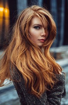 Natural Red Hair Dye, Light Auburn Hair, Red Hair Trends, Shades Of Red Hair, Magenta Hair, Dyed Red Hair, Red Haired Beauty, Hair Color Burgundy