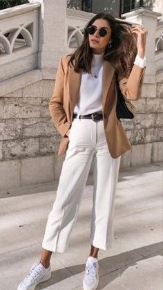 Tan Blazer, Office Outfits Women, Business Casual Outfits For Work, Smart Casual Outfit, Stylish Work Outfits, Meryl Streep, Casual Work Outfits, Looks Chic, 가을 패션