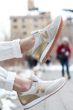 newyorkfashionsshoes Casual Styles, Boho Mode, All About Shoes, New Balance Sneaker, Shoe Lover, Tennis Shoes, Shoe Obsession