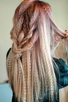 Krimped Hairstyles Half Up Half Down, Crimped Hair 80s, Hairstyles Crimped Hair, Hairstyles With Crimped Hair, Krimped Hairstyles, Hairstyles Crimped, 80s Crimped Hair, Curly Hair Trends, Curling Hair