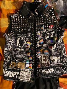 Stile Punk Rock, Outfits Punk, Punk Diy, Punk Style Outfits, Patch Pants