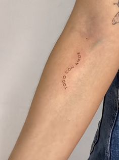 Tatuajes chiquitos 
Aesthetic 
Amor
Tatuajes con forma Why Not Tattoo, Word Tattoo Ideas, Italy Tattoo, Word Tattoo, Handpoke Tattoo, Creepy Tattoos, Tattoo Script