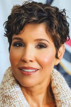 Wavy pixie short hairstyle for women over 50 with fine hair. Post Chemo Hairstyles Curly Short Hair, Pixie Wavy Hair, Fine Hair Pixie Cut, Haircuts 2022, Curly Cuts, 2024 Hairstyles, Curly Pixie Hairstyles, Wavy Pixie