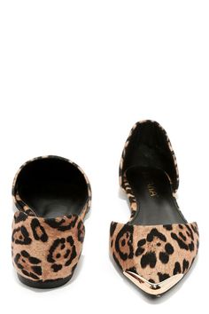 Menagerie Leopard D'Orsay Flatsat Lulus.com! Cute Trendy Shoes, Heels Casual, Shop Boots, Leopard Print Flats, Leopard Print Shoes, Leopard Flats, Pointy Toe Flats, Pointed Toe Shoes, Fabulous Shoes