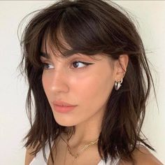 How To Cut Bangs, Easy Hairstyles For Medium Hair, Short Brown Hair, Haircut Styles, Haircuts For Fine Hair, Short Hair With Bangs, Hair Inspo Color, Curtain Bangs, Grunge Hair