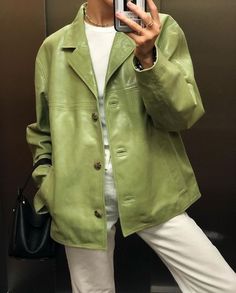 Green Leather Jacket, Paris Mode, Fits Inspo, Looks Street Style, 가을 패션, Mode Vintage