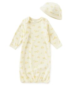 From Little Me&#x2C; this set features:envelope-neck gownallover duck printlong sleeves&#x2C; ribbed binding and elasticized hemmatching hat with roll-back brimcottonmachine washImported. Neutral Baby Clothes, French Street Fashion, French Street, Sleeve Gown, Little Duck, Navy Baby, Long Sleeve Gown, Hat Set, Baby Newborn