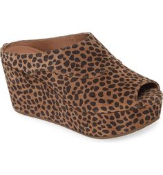 Trendy Wedge Heel Platform Slides, Trendy Platform Wedge Slides, Trendy Platform Slides With Wedge Heel, Brown Wedge Heel Platform Slippers With Cushioned Footbed, Brown Platform Slippers With Cushioned Footbed And Wedge Heel, Comfortable Platform Wedge Heel Mules, Comfortable Platform Mules With Wedge Heel, Brown Open Toe Platform Slides, Brown Open Toe Slides With Platform