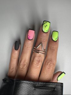 49 Vibrant Summer Short Nail Inspirations to Brighten Your Season Comic Nails Designs Short, Crazy Colorful Nails, Comic Nails Designs, Different Color Nails, Neon Nail Designs, Neon Green Nails