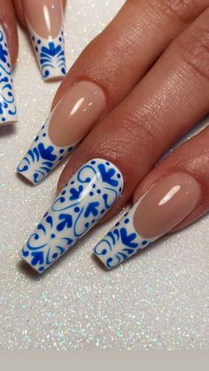 China Glass Nails, Design On French Tip Nails, White And Blue Porcelain Nails, Blue And White Nails Coffin, Nails Clase Azul, Blue White Tip Nails, Blue And White China Pattern Nails, Blue And White Tequila Bottle Nails, China Dish Nails