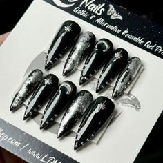 Nails Gothic, Nails Goth, Nails Press Ons, Alcohol Pads, Country Nails, Moons And Stars, Moon Black, Nails Fake, Press Ons