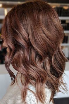 Warm Rose Auburn Hair Yellow Skin, Hair Color Ideas For Brunettes Balayage, Brilliant Brunette, Brunette Ombre, Warm Brunette, Hair Play, Fall Winter Hair Color, Gold Hair Colors, Hair Color Rose Gold