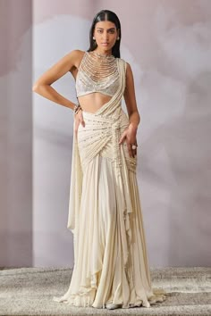 Corset Drape Saree, Corset Indian Outfit, Indian Bridesmaid Dresses, Saree Wearing Styles, Modern Saree, Corset Fashion, Drape Saree