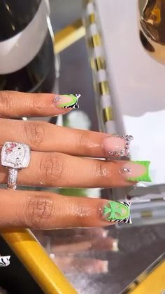 Green Short Nails Ideas, Nail Inspired, Natural Nails Manicure, Overlay Nails, Duck Nails, Nails Green, Nails Design With Rhinestones, Colored Acrylic Nails, French Acrylic Nails