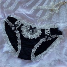 Black Lace Ruffle Panties W A Bow. Stretchy Material. Never Worn! New. This Is Such Cute Lingerie; I Have A Pair Myself ^O^ Size Small Cute Lingerie, Pretty Lingerie, Lace Thong, Women Lingerie, Lace Shorts, Cute Outfits, Lingerie, Lace, White