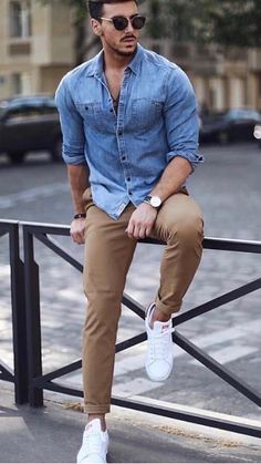 Mens Denim Shirt Outfit, Denim Shirt Outfits, Denim Shirt Outfit, Casual Denim Shirt, Mens Fashion Casual Winter, Spring Outfits Men