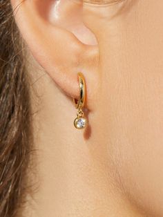 jewellery for Girls Air Ring Jewelry, Small Drop Earrings Gold, Ring Model Earrings Gold, Simple Drop Earrings, Simple Earrings Design, Earings Design Gold New Model, Earing Designs Gold, Gold Earrings Designs New Model, Earings Design Modern