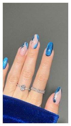 Captivate with the magnetic allure of cat eye nails! Perfect for adding a touch of mystery and sophistication to your summer look. Velvet Nails, Blue Acrylic Nails, Thanksgiving Nails, Prom Nails, Fire Nails, Chrome Nails