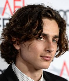 2b Hairstyles Men, Timothee Chalamet Hair, Ondulado 2b, Wavy Hair Men, Mens Haircuts, Mens Haircuts Fade, Corte De Cabelo Masculino, Photo Pose, Timothee Chalamet