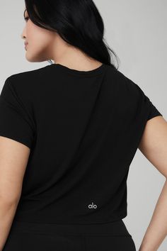 The Cropped All Day Short Sleeve is the ultimate everyday, throw-on-and-go crew neck tee. It’s made from super-soft, lightweight modal jersey fabric and hits right at the waist — perfect for creating effortless and endless outfits with any Alo bottom. Wear it solo or layered under a light cover up and get going. Super-soft modal jersey fabric Pairs perfectly with go-to high-waist bottoms Designed & uniquely fit to flatter every size Wear-tested by our in-house team for the perfect fit Woman Back, Light Cover, Instagram Outfits, High Waist Bottoms, Outfit Maker, Back Women, Black Sneakers, Alo Yoga, Crew Neck Tee