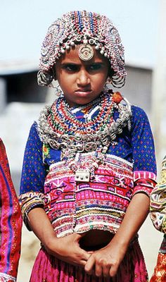 India | Rabari child. Kutch. Gujarat. | ©Nirmal Masurekar: Kutch Gujarat, India People, Large Necklace, We Are The World, Folk Costume, People Of The World, Incredible India, World Of Color, Headdress