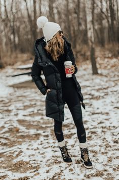 Snow Boots Outfit, Portret Feminin, Sweat Noir, Black Snow Boots, Long Puffer Jacket