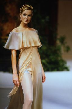 90s 2000s Fashion, Haute Couture Paris, Runway Fashion Couture, Valentino Haute Couture, Valentino Couture