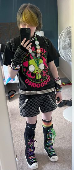 00s Emo Fashion, Scene Core Fashion, Scenecore Outfit Boy, Scene Masculine Outfits, Scene Outfits Colorful, Scene Outfit Inspo Masc, Scene Outfit Inspo 2000s, Scene Boy Outfits 2000s, Scenecore Outfit Ideas