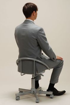 Mens Office Wear, Chair Pose, Male Pose Reference, Man Office, Anatomy Poses, Human Reference, Sitting Poses, Man Sitting, Single Chair