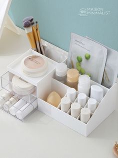 The aesthetic and minimalist organizer is exactly what you need to keep your makeup, cosmetics, and skincare products tucked away and stored neatly in your bathroom or vanity ✨ Diy Makeup Storage Box, Skincare Organisation, Preppy Finds, Makeup Bag Ideas, Great Amazon Finds, Makeup Storage Drawers, Bedroom Finds, Aesthetic Organization, Decorate Room