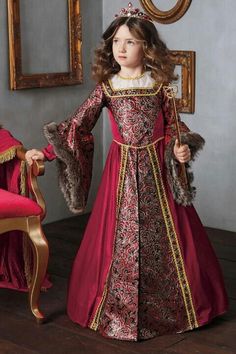 Isabella Costume, Queen Isabella, Costume For Girls, Knight Costume, Chasing Fireflies, Queen Costume, 카드 디자인, T Dress