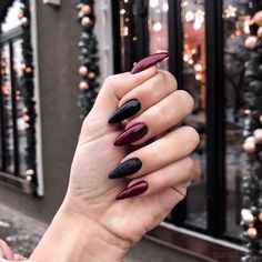 Маникюр Dark Royaltycore, Black And Purple Nails, Unghie Sfumate, Spring Acrylic Nails, Fall Nail Art Designs, Polish Ideas, Fall Nail Art, Matte Nails