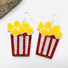 White Plastic Earrings For Parties, Gold Plastic Earrings For Gifts, White And Gold Acrylics, Popcorn Earrings, Food Glitter, Gold Acrylics, Starter Earrings, Movie Popcorn, Earrings Food