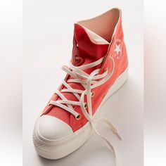 New In Box! Color Is Watermelon Size 9,5 Women Converse Red, Platform Converse, Women's Converse, Box Color, Womens Converse, Converse Shoes, Watermelon, Converse, Women Shoes