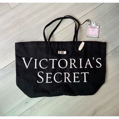 Nwt Victoria’s Secret Large Weekender Tote Bag Getaway Duffle Handbag Black/Pink. Victoria Secret Jeans, Fringe Tote Bag, Holiday Tote Bag, Tote Bag With Pockets, Plaid Tote, Victoria Secret Tote Bags, Oversized Tote Bag, Striped Bags, Quilted Tote Bags