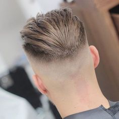 Fade Haircuts For Men, Hipster Haircut, Mens Hairstyles With Beard, Hipster Hairstyles, Gents Hair Style, Mens Hairstyles Thick Hair, Skin Fade, Faded Hair, Men Haircut Styles