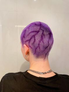 Split Dye Shaved Head, Shaved Head Women Dyed, Purple Shaved Hair, Halloween Shaved Hair Designs, Shave Head Designs, Buzzcut Pattern Dye, Buzzcut Dye Design, Dyed Buzz Cut Designs