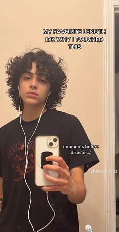 Fem Haircuts For Men, Unisex Curly Haircut, Square Face Hairstyles Curly, Octopus Haircut Short Curly Hair, Queer Curly Haircut Long, 2c Short Hairstyles, Trans Masc Haircut Curly Hair, Transmasc Curly Hair, Short Curly Emo Hair