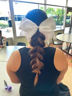 Easy Cheer Hairstyles With Bow, Cheer Hair Ideas, Cheerleader Hair, Easy Cheers, Hair Inspo, Hair Ideas, Curly Hair Styles