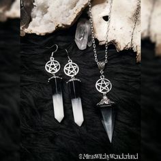 These wonderful "stones" are hand-cast and crafted by me from resin. The special thing about these stones is the beautiful black and white color gradient. The ear hooks are made of 925 silver, which makes them suitable for people with allergies. The chain is about 70 cm long and the pendulum measures 4.5 x 2 cm. Do you already have clicker earrings, ear weights and want to switch between the jewelry pendants? Then please state this when ordering and instead of the regular ear hooks you will receive a connecting ring with which you can attach the jewelry pendant to your existing clicker earrings / ear weight. *Color may vary from picture* **Since these are homemade "stones", small air bubbles may appear during production and become visible. Please understand! not real stones. Goth Resin Jewelry, Black Jewelry For Halloween Fantasy Events, Mystical Handmade Jewelry For Fantasy Events, Handmade Gothic Jewelry For Fantasy Events, Handmade Gothic White Jewelry, Gothic White Jewelry For Festivals, White Gothic Jewelry For Festivals, Gothic White Festival Jewelry, White Gothic Festival Jewelry