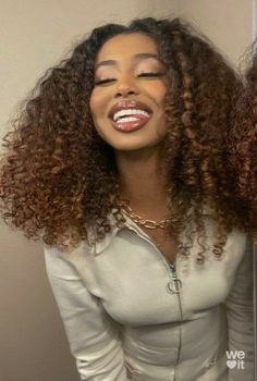 Long Blonde Curls, 3b Hair, Haute Hair, Dyed Hair Inspiration, Colored Curly Hair