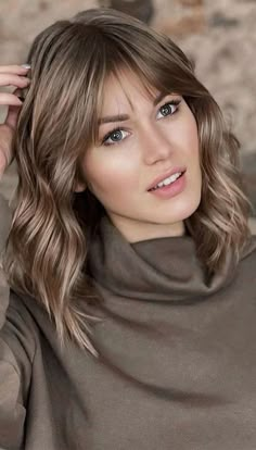 Shoulder Length Haircut, Haircut With Curtain Bangs, Womens Haircuts Medium, Medium Haircuts, Beautiful Hairstyle, Medium Length Hair With Layers, Bangs With Medium Hair, Cute Haircuts, Shoulder Length Hair Cuts