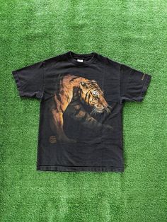 "Vintage 90's 1998 Knoxville Zoo Tiger World Issue T-shirt. Has fading and pilling. NO holes or major stains. In good vintage condition... Ready To Wear!! Size M. Measurements: Pit to Pit: 19 3/4\" Collar to Bottom: 26 1/4\" Pit to End of Sleeve: 4 3/4\"" Tiger Vintage, Tiger World, Funny Tiger, Toronto Zoo, Tiger Shirt, Mens T Shirts, Mens Graphic Tee, Vintage Tshirts, Porter