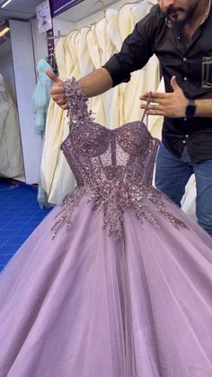 Debut Gowns, Celebrity Prom Dresses, Dress Birthday Party, Fancy Dresses Long, Elegant Dresses Classy, Dress Birthday, Stylish Party Dresses, Pretty Prom Dresses