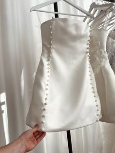 White Bridal Mini Dress, Pearl Hoco Dress, After Wedding Dress Receptions, Bride After Party Dress, Mini Dress With Pearls, Reception Dresses For Bride, Wedding After Party Dress, Mini Bridal Dress, Reception Dress Wedding