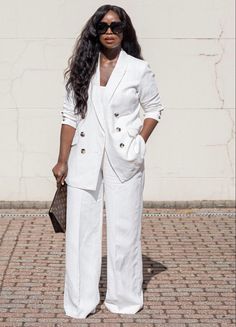 Work Outfits Curvy Women, Plus Size White Pants, Style Wide Leg Pants, Corporate Wear, Black Femininity, Woman Suit Fashion, Classy Work Outfits