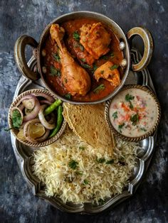 Chicken Thali Indian, Indian Fast Food, Indian Thali, Bangladeshi Food, Eating Fresh, Trip To India, Indian Dinner, Budget Family Meals, Travel Advisor